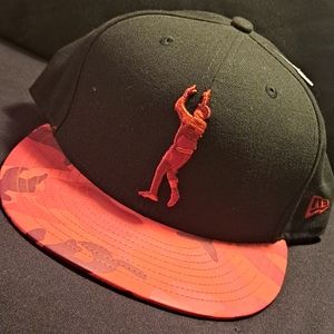 New ara hat